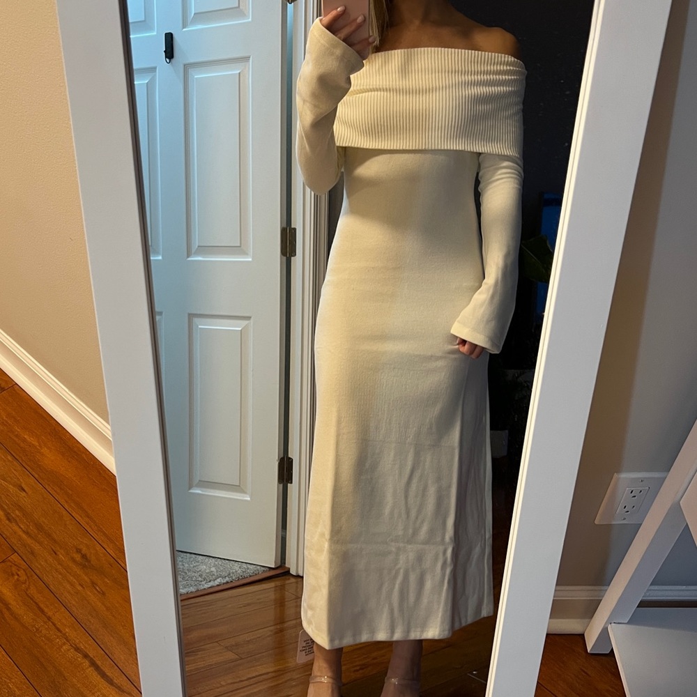 Only worn once sweater dress! Quality is amazing !